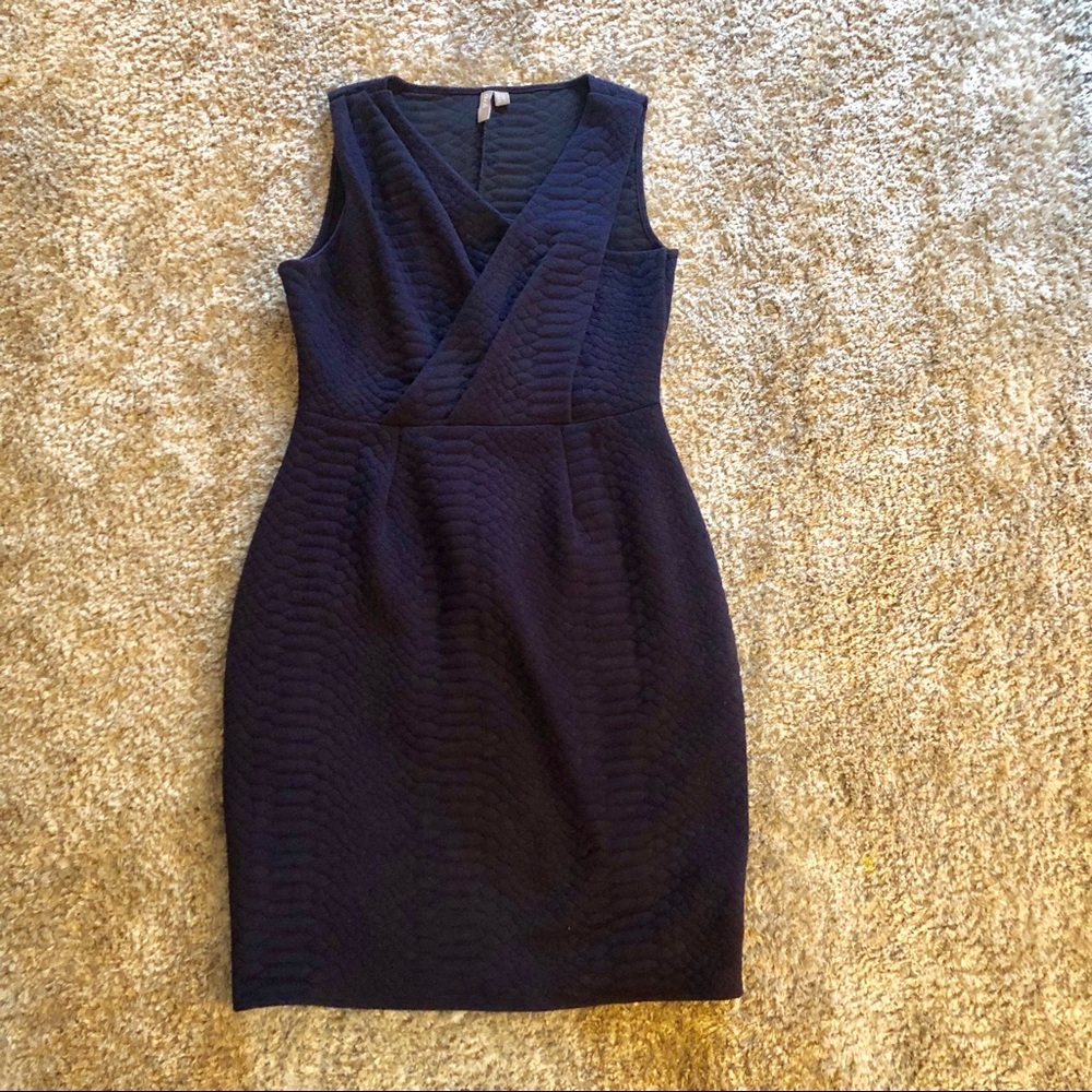 Gorgeous navy maternity dress
